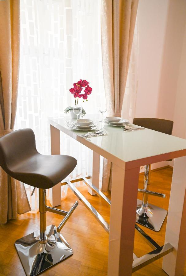 Delightful Hofburg Appartement